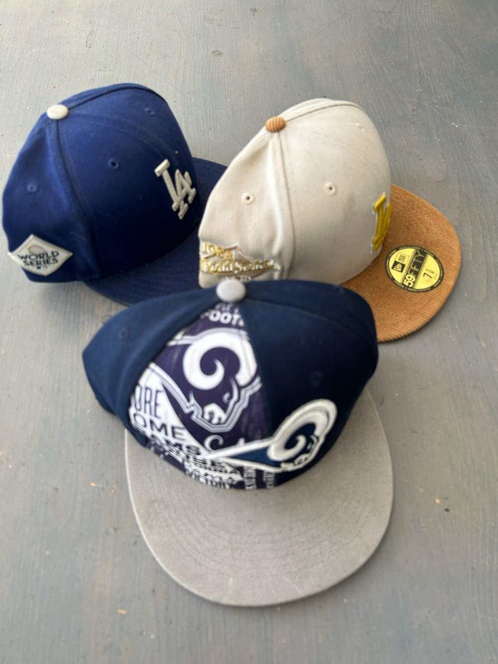 3 new era Fitted baseball hats
All included